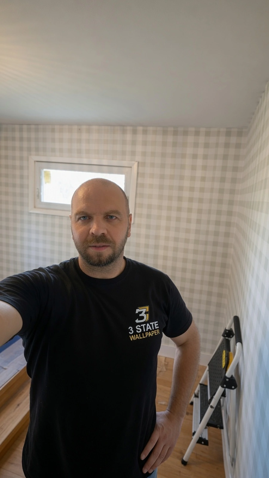 grey gingham wallpaper in a Massapequa bedroom